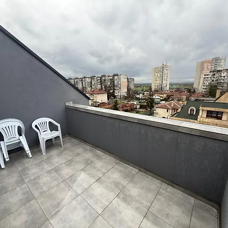 - мезонет с три спални Yambol